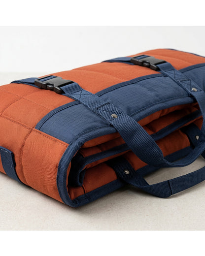 Zentran XL Folding Dog Travel Mat 120 x 85 cm Rust and Navy - Detail view
